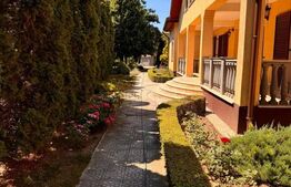 Vila de vanzare, cu 11 camere, 550 mp, zona Bariera Vâlcii