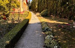 Vila de vanzare, cu 11 camere, 550 mp, zona Bariera Vâlcii