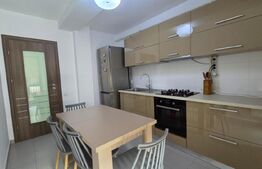 Apartament de vanzare, cu 2 camere, decomandat, 62 mp, zona Ford