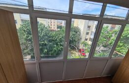 Apartament de vanzare, cu 2 camere, semidecomandat , 52 mp, zona Craiovita Noua