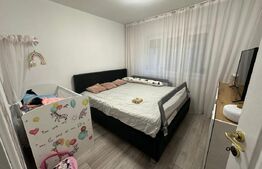 Apartament de vanzare, cu 3 camere, 55 mp, zona Sarari