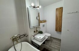 Apartament de vanzare, cu 2 camere decomandat, 53 mp, zona Ramada. 