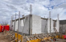 Casa, 4 camere , 130 mpu ,teren 500 mp , în spate la METRO