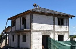 Casa, 4 camere , 130 mpu ,teren 500 mp , în spate la METRO