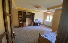Apartament de 77mp , 3 camere decomandat et.2/4  langa Biserica mica ,Filiasi