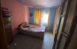 Apartament de 77mp , 3 camere decomandat et.2/4  langa Biserica mica ,Filiasi