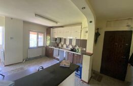 Apartament de 77mp , 3 camere decomandat et.2/4  langa Biserica mica ,Filiasi