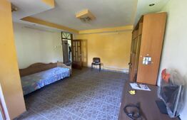 Apartament de 77mp , 3 camere decomandat et.2/4  langa Biserica mica ,Filiasi