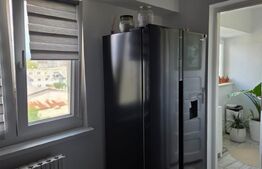 Apartament de vanzare, cu 4 camere, 75 mp, zona Rovine 