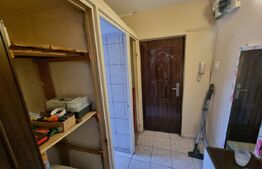 Apartament de vanzare, cu 2 camere semidecomandat, 38 mp, zona Craiovita noua 