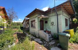 Casa cu 389 mp de teren, zona 1 Mai  