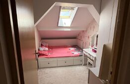 Apartament 4 camere decomandat cu scara interioara, Zona Sarari