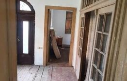 Casa renovabila cu 1000 mp de teren in zona centrala 