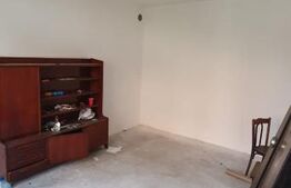 Casa renovabila cu 1000 mp de teren in zona centrala 