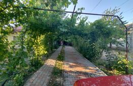 Casa Parter renovata, zona biserica Podari , 2300mp teren