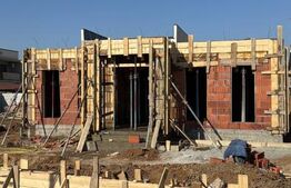 Casa , 105 mp , teren 350mp, zona Damila