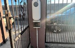 Acasă, în spatele parcului: casă inteligentă cu birou, terase și infrastructură 