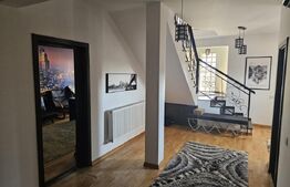 Acasă, în spatele parcului: casă inteligentă cu birou, terase și infrastructură 