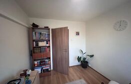 Apartament cu 3 camere, 2 bai , zona Nanterre