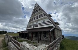 Proprietate turistică în Vârful Roman – Horezu, vedere panoramică