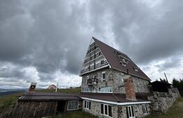 Proprietate turistică în Vârful Roman – Horezu, vedere panoramică