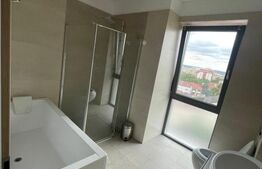 Penthouse cu 4 camere 120 mp si terasa 55 mp, zona centrala