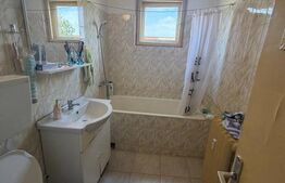 Apartament 73mp cu 3 camere decomandat, 1 Mai vizavi de Spitalul Nr 1 , Insula.