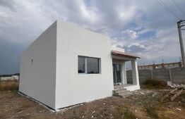 Casa noua, 70 mp utili + terasa, 250 mp teren, zona Carcea