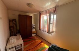 Proprietate formata din doua case si 1087 mp teren, zona Carcea 