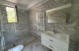 Apartament decomandat, 3 camere, 92 mp, zona Trattoria