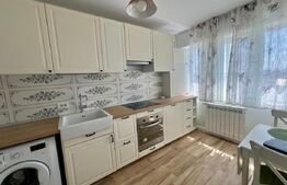 Apartament modern cu 2 camere, 52 mp,  centrala si AC, zona Centrala