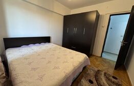 Apartament 3 camere, 2 bai, decomandat, zona Centrul Vechi