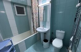 Apartament 3 camere, 2 bai, decomandat, zona Centrul Vechi