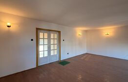 Casă P + E + M cu garaj și casă P, 247 mp utili, 292 mp teren, Centru