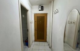 Garsoniera, etajul 1, zona Materna, cartierul Craiovita Noua