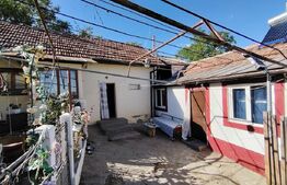 Casa de vanzare, teren 3.242 mp, toate utilitatile, Cotofenii din Fata