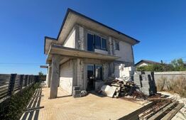 Casa la rosu, 233 mp, P+1, zona Valea Fetii
