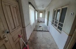 Teren 1160 mp + casa batraneasca, zona Cosoveni