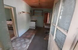 Teren 1160 mp + casa batraneasca, zona Cosoveni