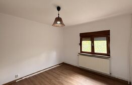 Apartament 3 camere decomandat, et. 1, 72 mp, zona 1 Mai