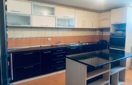 Vilă 380mp, cu panoramă și curte de 2100 mp în Cârcea