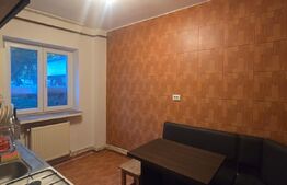 Apartament 3 camere, 80 mp, zona Medicina Veche