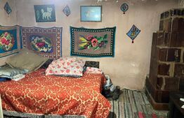 Casa batraneasca pe un singur nivel , 1700 mp teren, Bradesti