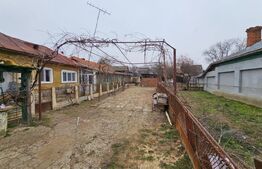 Casa batraneasca pe un singur nivel , 1700 mp teren, Bradesti