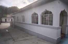 Casa de vanzare, 397 mp teren, zona Romanesti