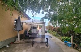 Casa, 200 mp, teren 1800 mp, Oras Bals