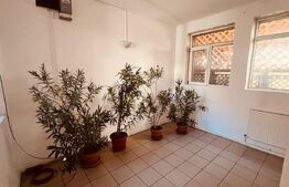 Spatiu comercial 121 mp, vitrina, 1 Mai