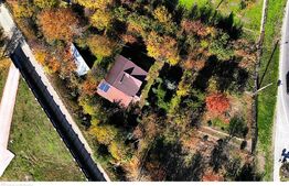 Casă de vacanță, teren 1000 mp, pârâu la limita proprietății,  Bratovoești 