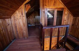 Casă de vacanță, teren 1000 mp, pârâu la limita proprietății,  Bratovoești 