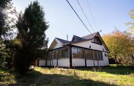 Casă de vacanță, teren 1000 mp, pârâu la limita proprietății,  Bratovoești 
